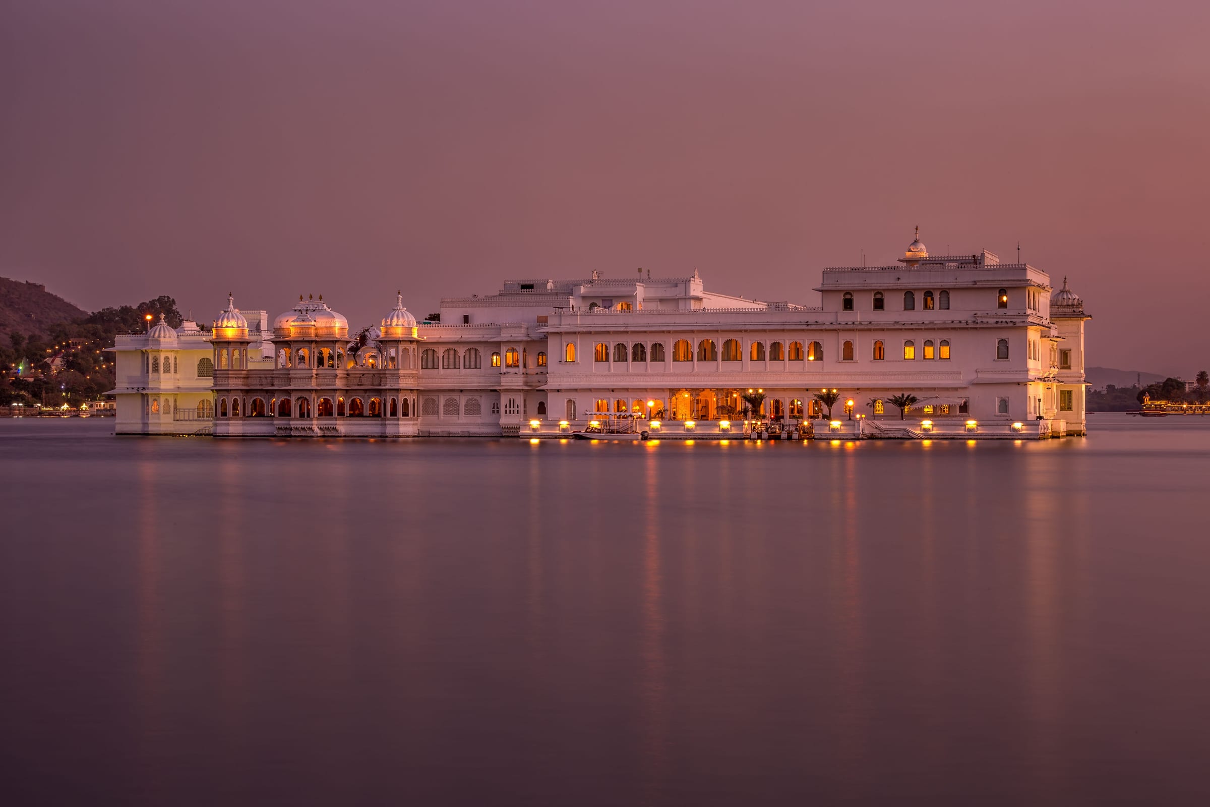 Luxury India train and palace tour
